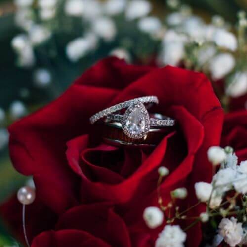 christmas-engagement-wedding-rings