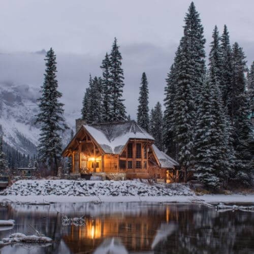 christmas-winter-travel-cabin