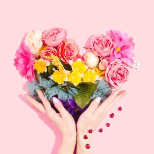 valentines-day-teleflora-heart-bouquet